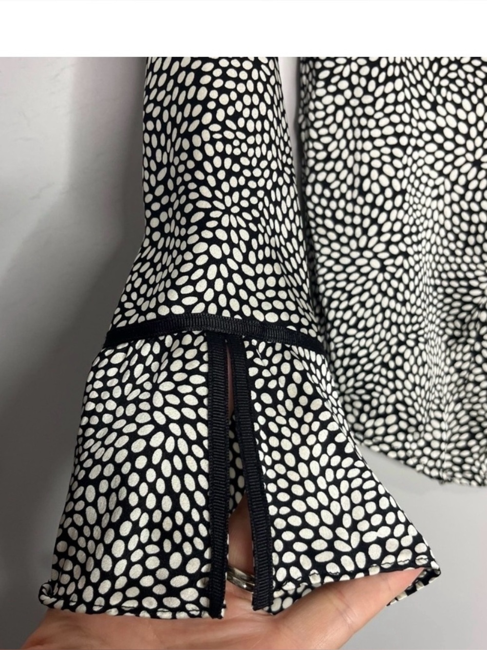 Talbots Vintage 100% Silk Black/White Dot Floral Long Sleeve Size 18 - Picture 3 of 4